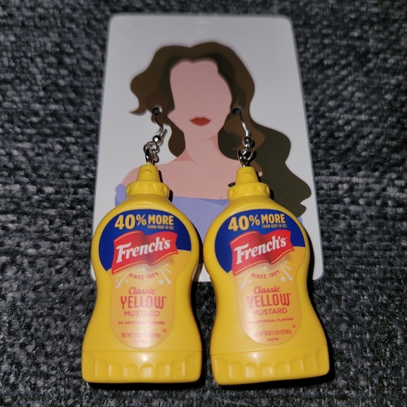 MINI BRAND EARRINGS - Picture 3 of 16